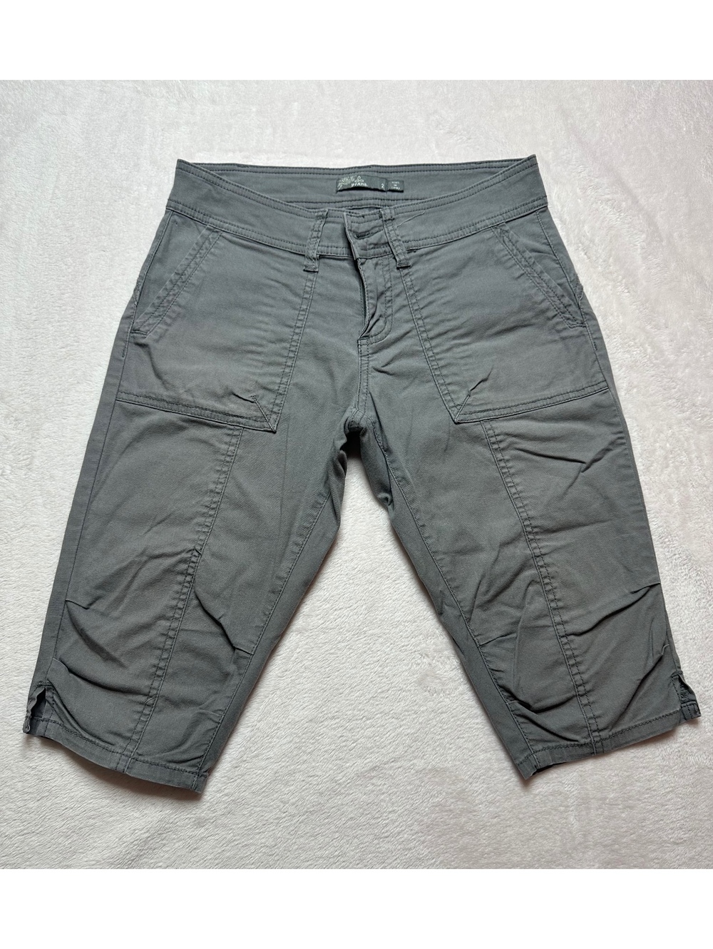 prAna Women's Adira Knicker Hiking Shorts / Capris – Charcoal Gray (Size 2)